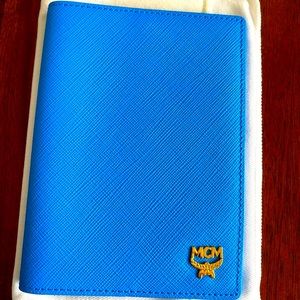 MCM passport holder❤️